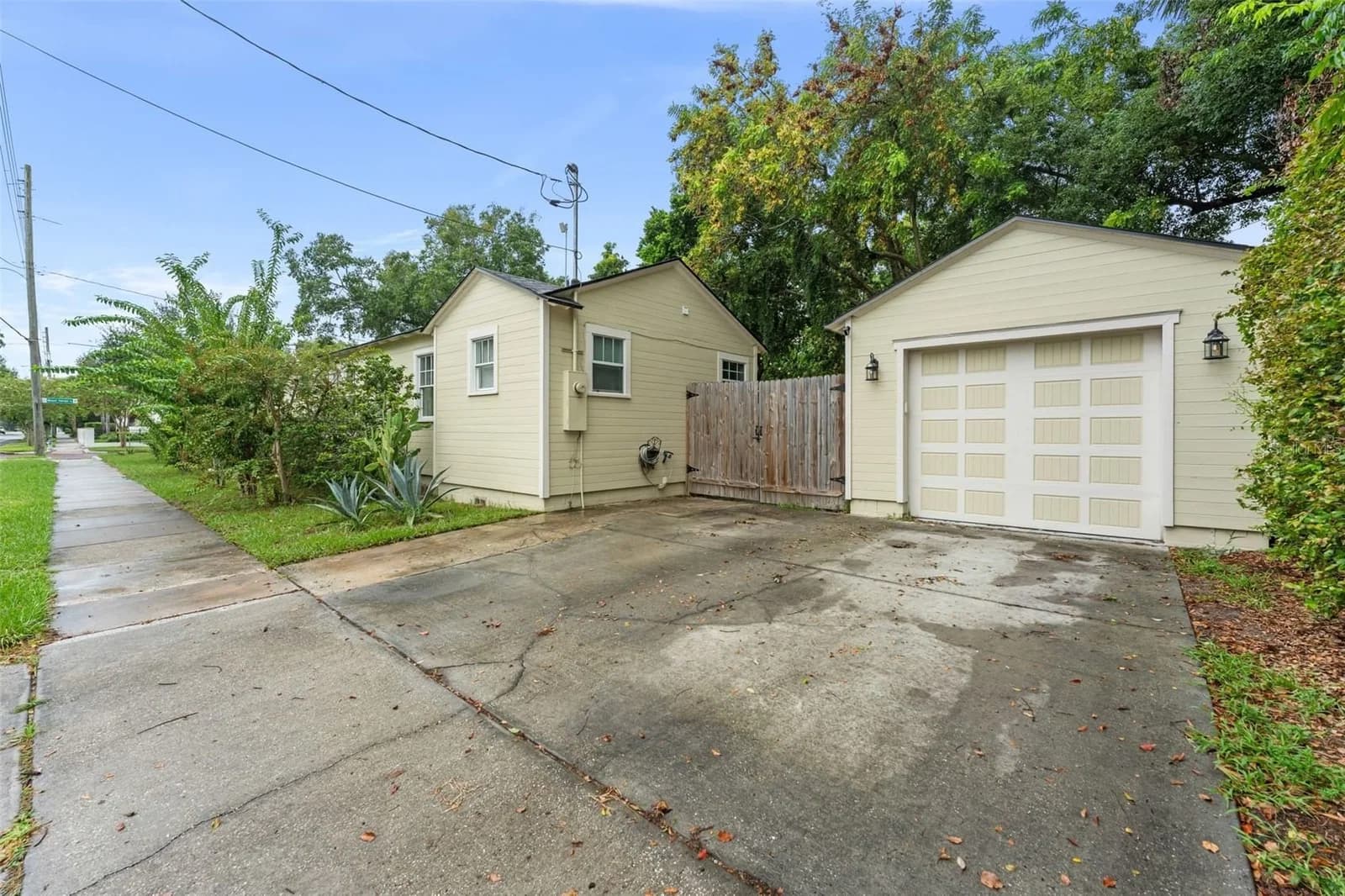 Photo 4 of 1527 MOUNT VERNON Street