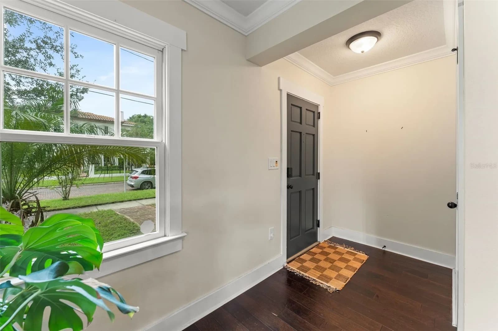Photo 5 of 1527 MOUNT VERNON Street