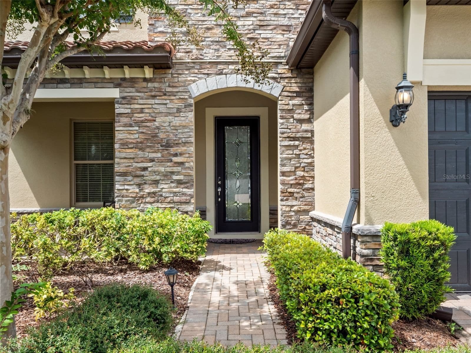 Photo 4 of 10950 CITRON OAKS Drive