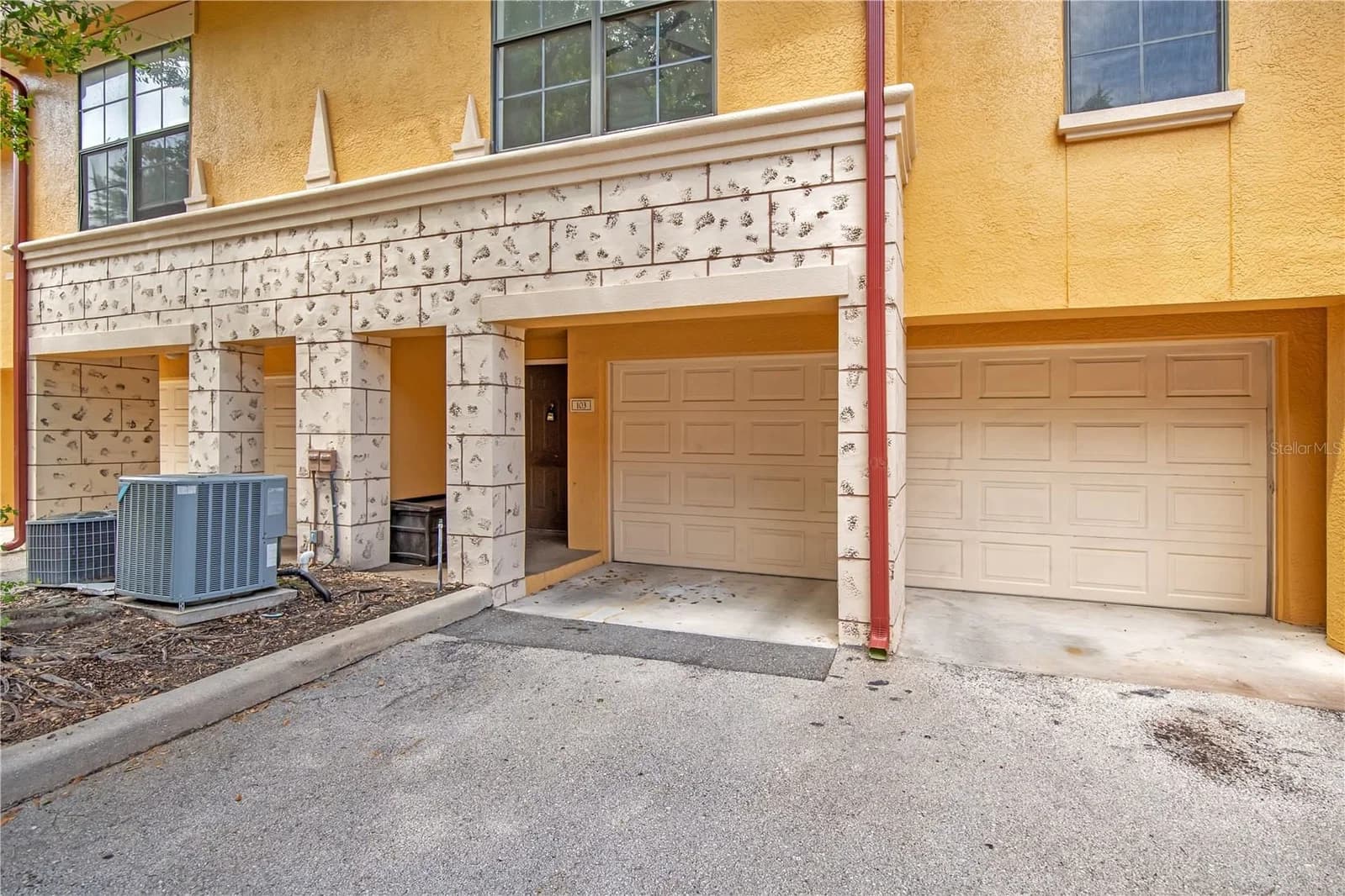 6119 METROWEST Boulevard #103