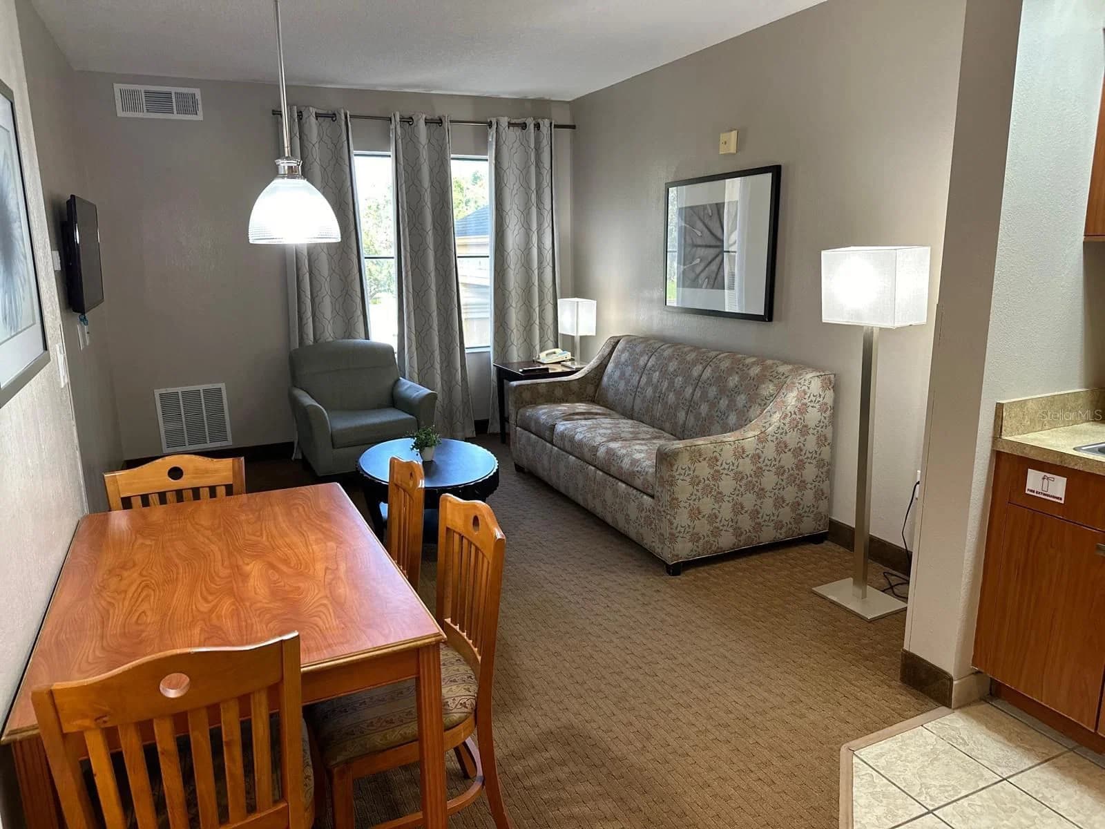 7601 CANADA Avenue #201