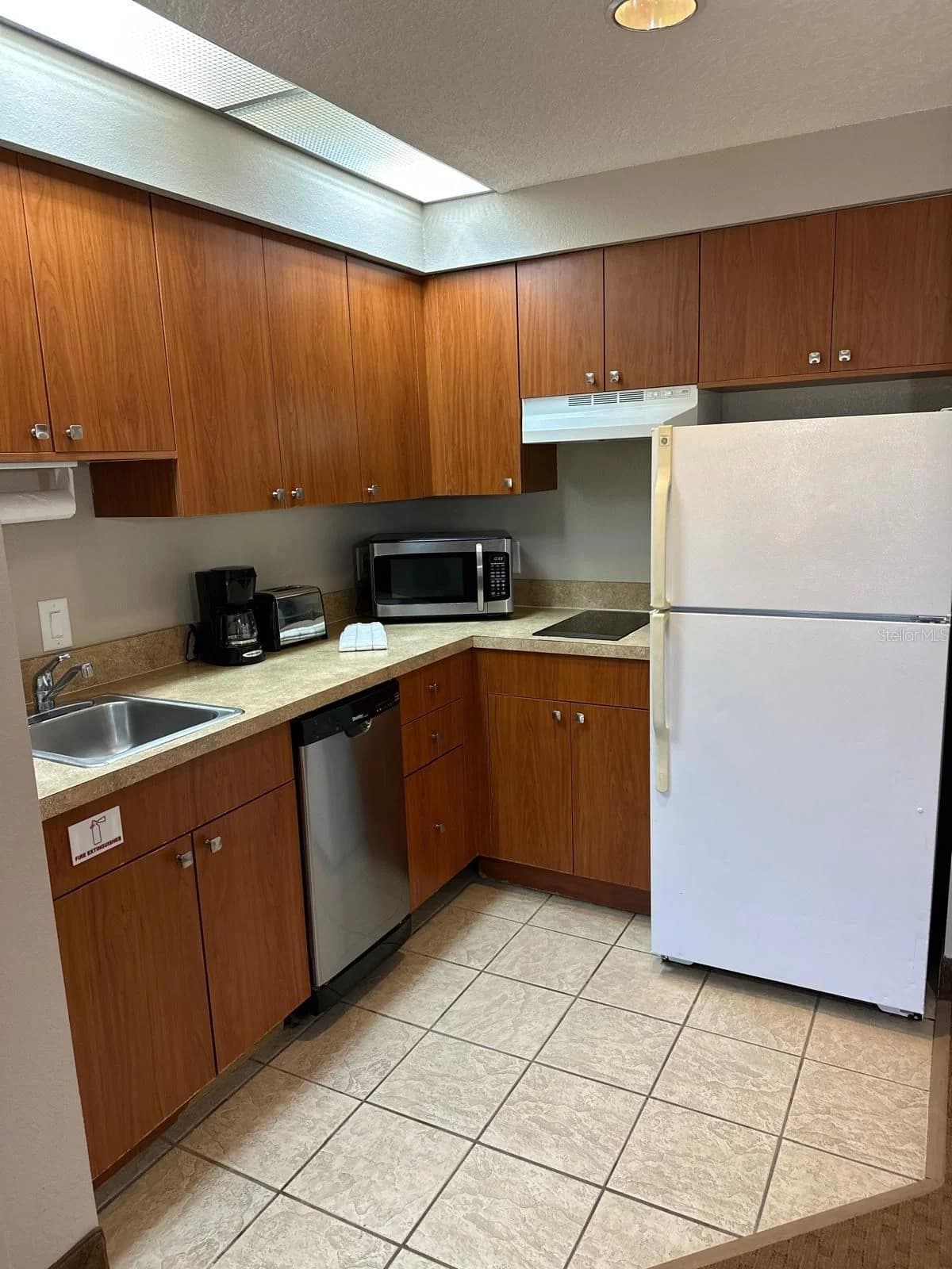 Photo 4 of 7601 CANADA Avenue #201