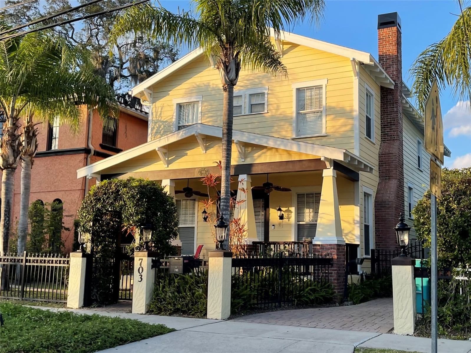 703 AMELIA Street