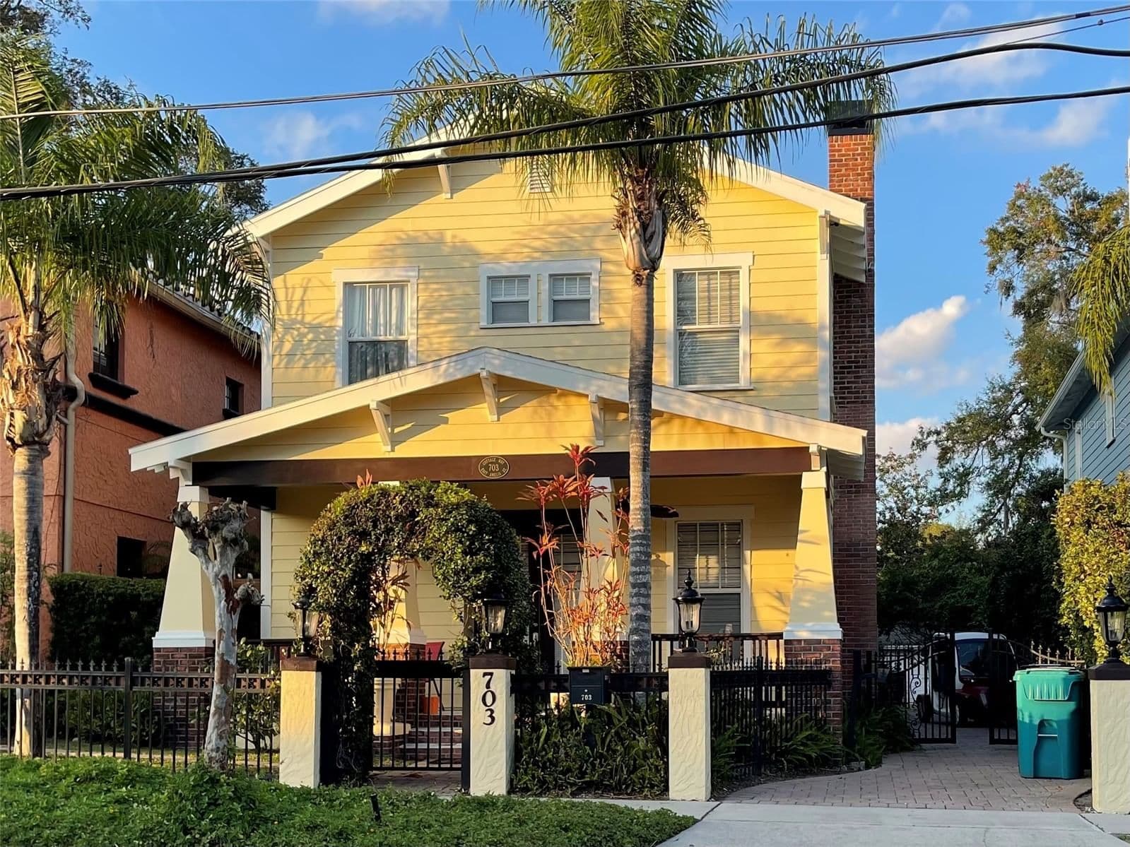 703 AMELIA Street