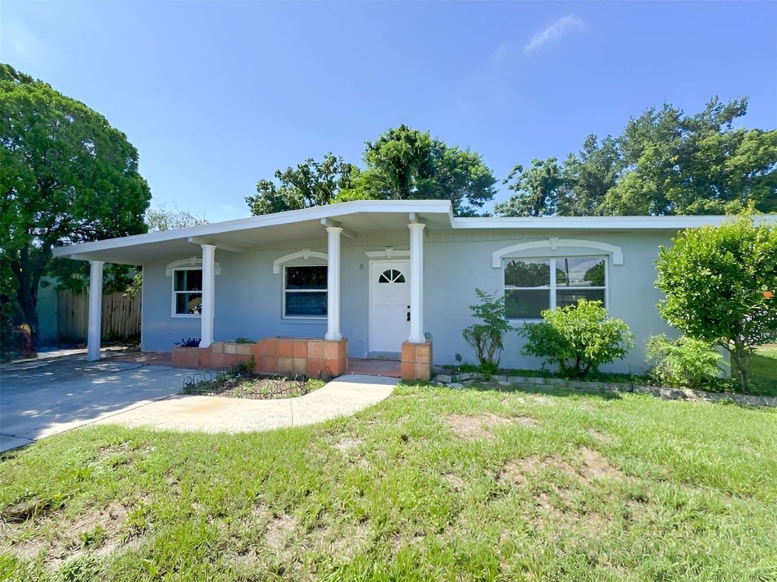 2136 LINDEN Road