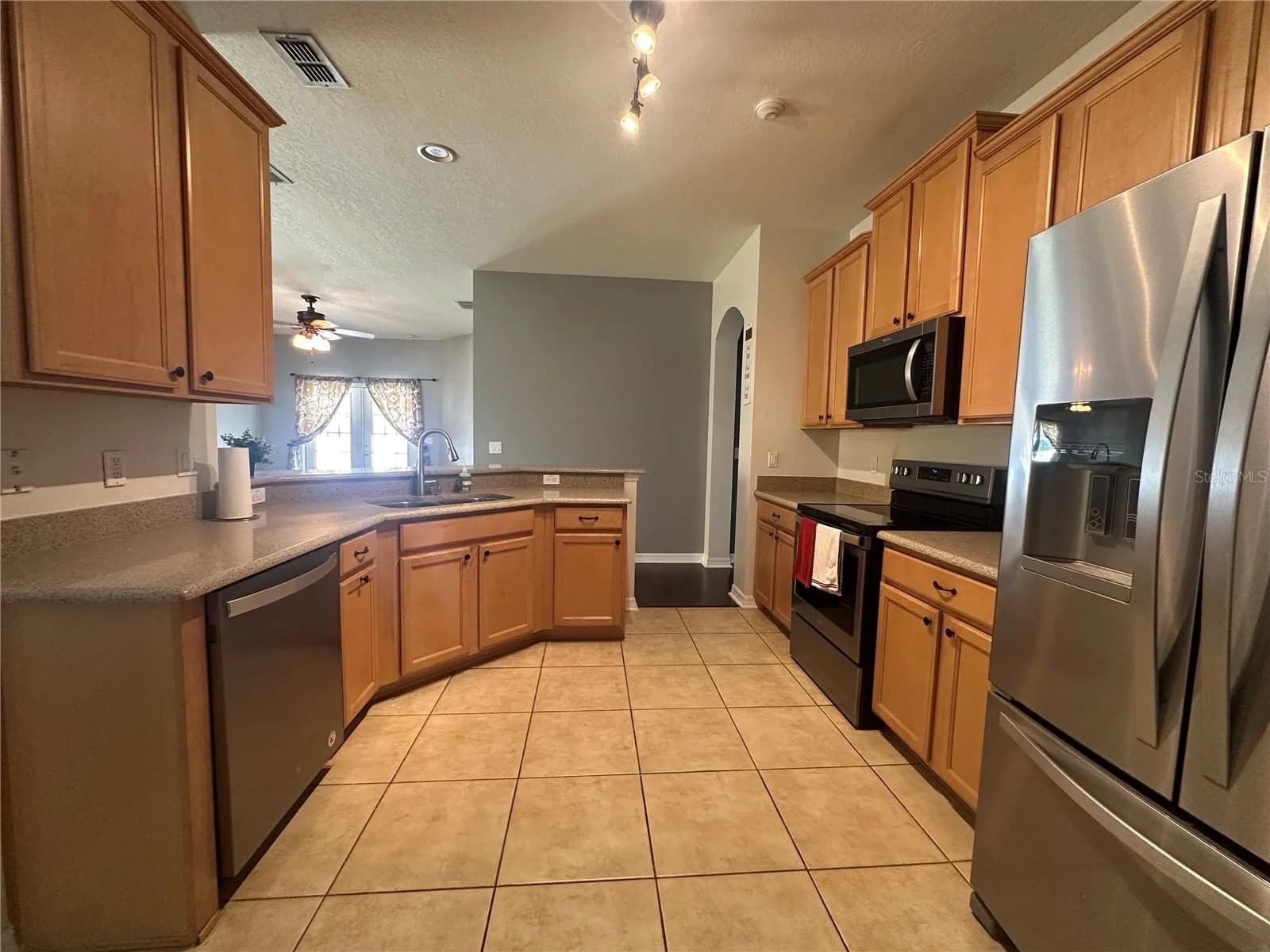 Photo 4 of 15245 STONEBRIAR Way