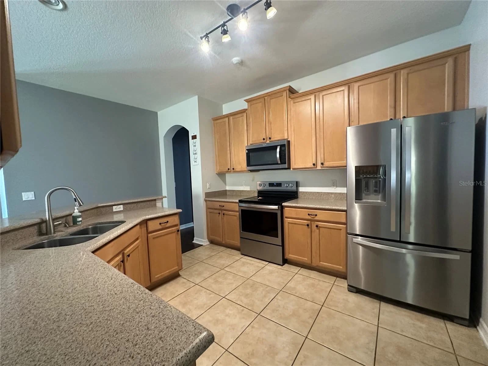 Photo 5 of 15245 STONEBRIAR Way