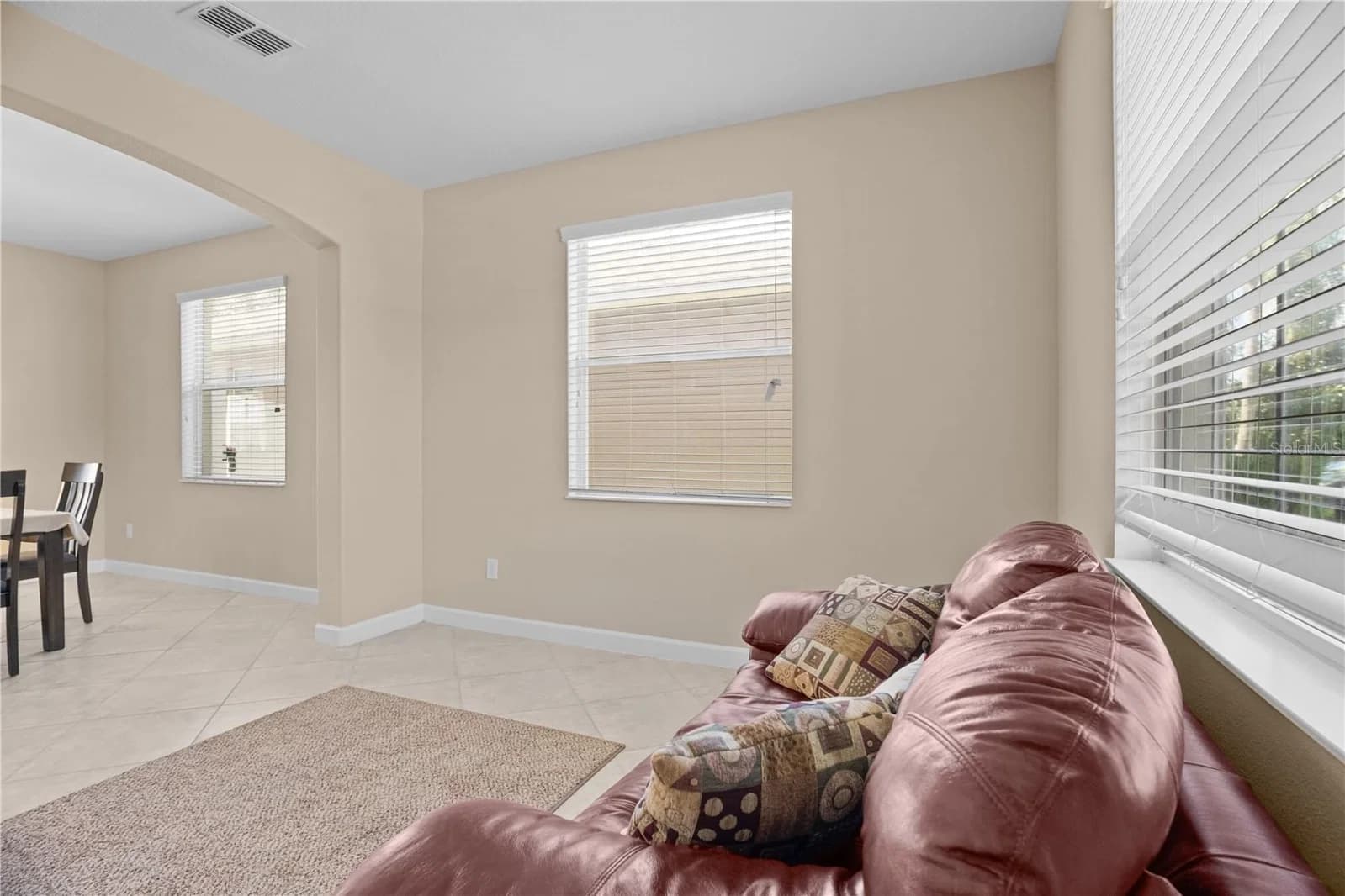 1586 THETFORD Circle