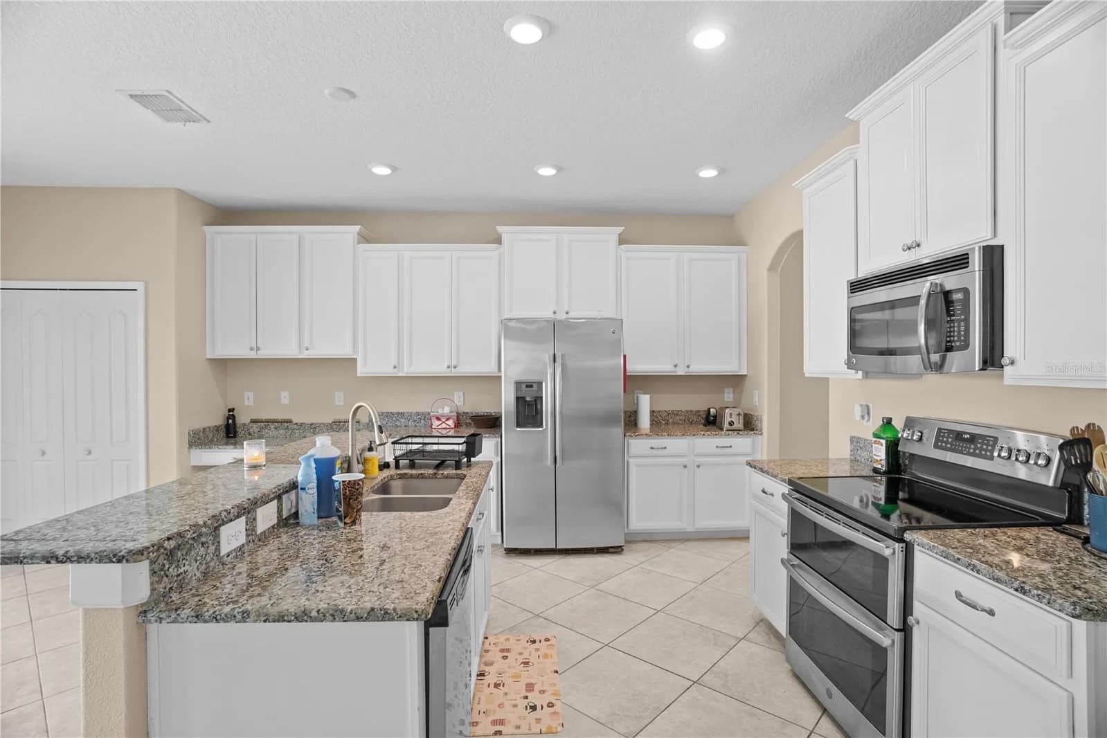 1586 THETFORD Circle