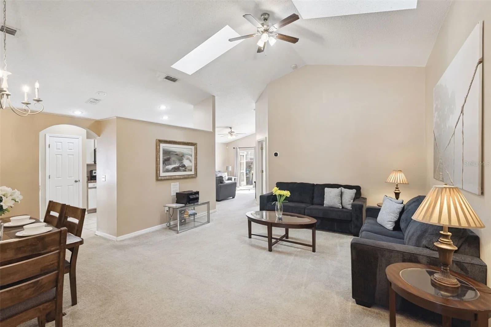 905 LOCKBREEZE Drive