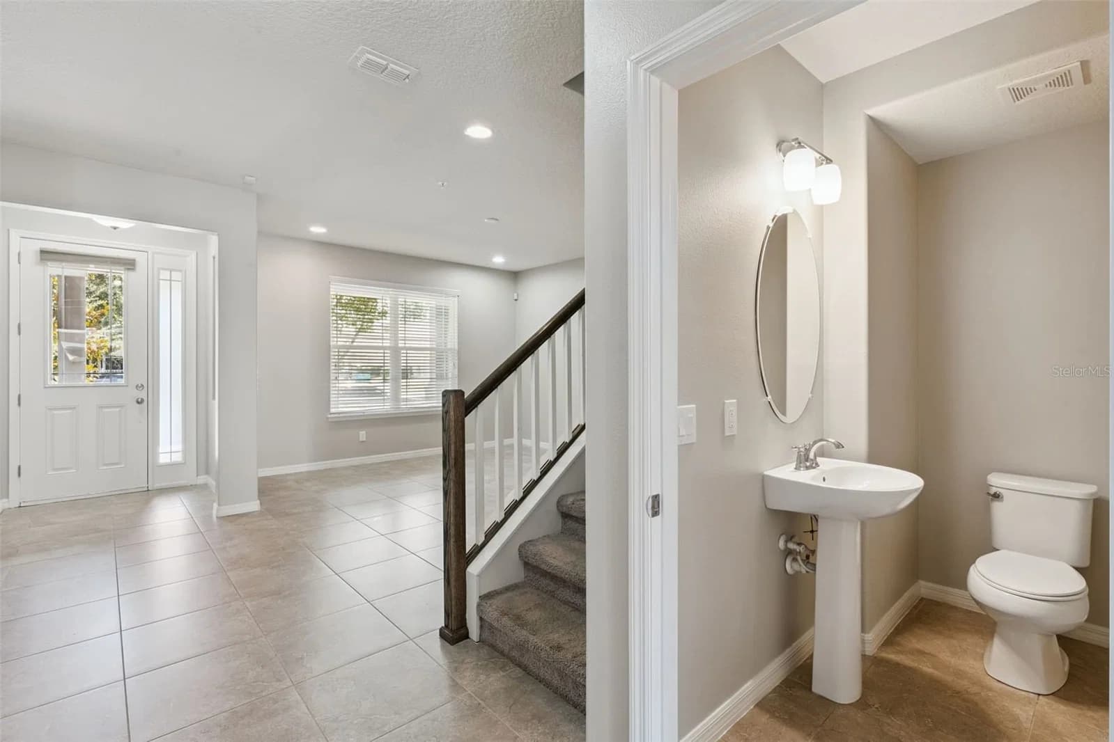 Photo 4 of 8650 VEDDER Lane