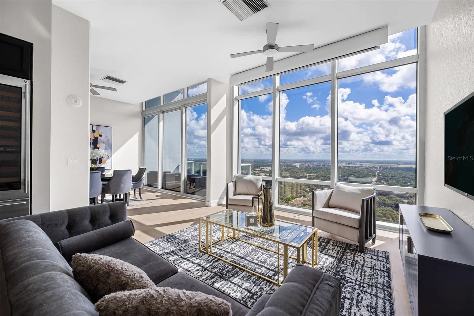 Photo 5 of 150 ROBINSON Street #3503