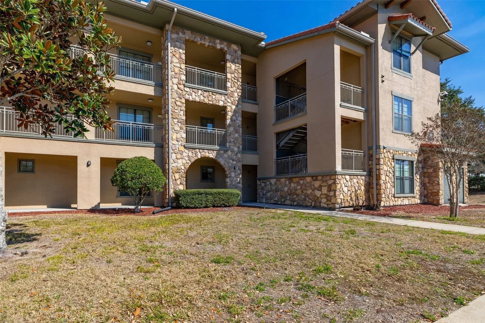 901 CHARO Parkway #716