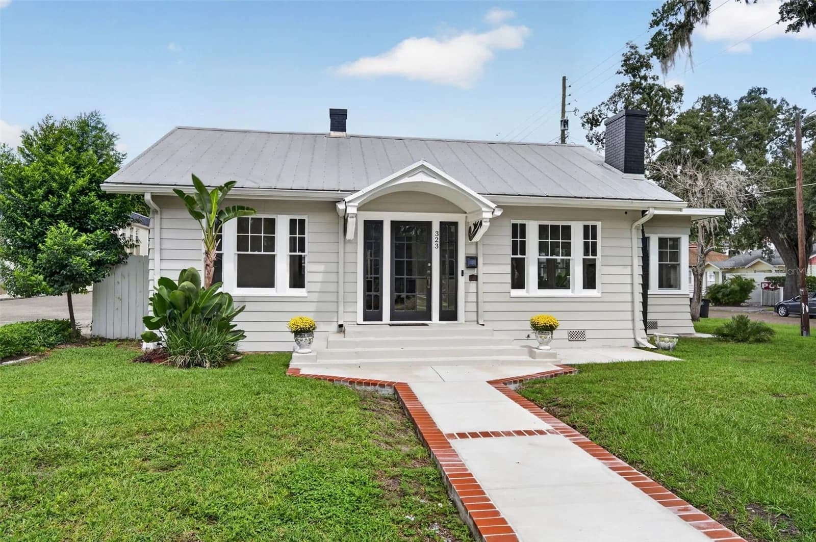 323 AMELIA Street