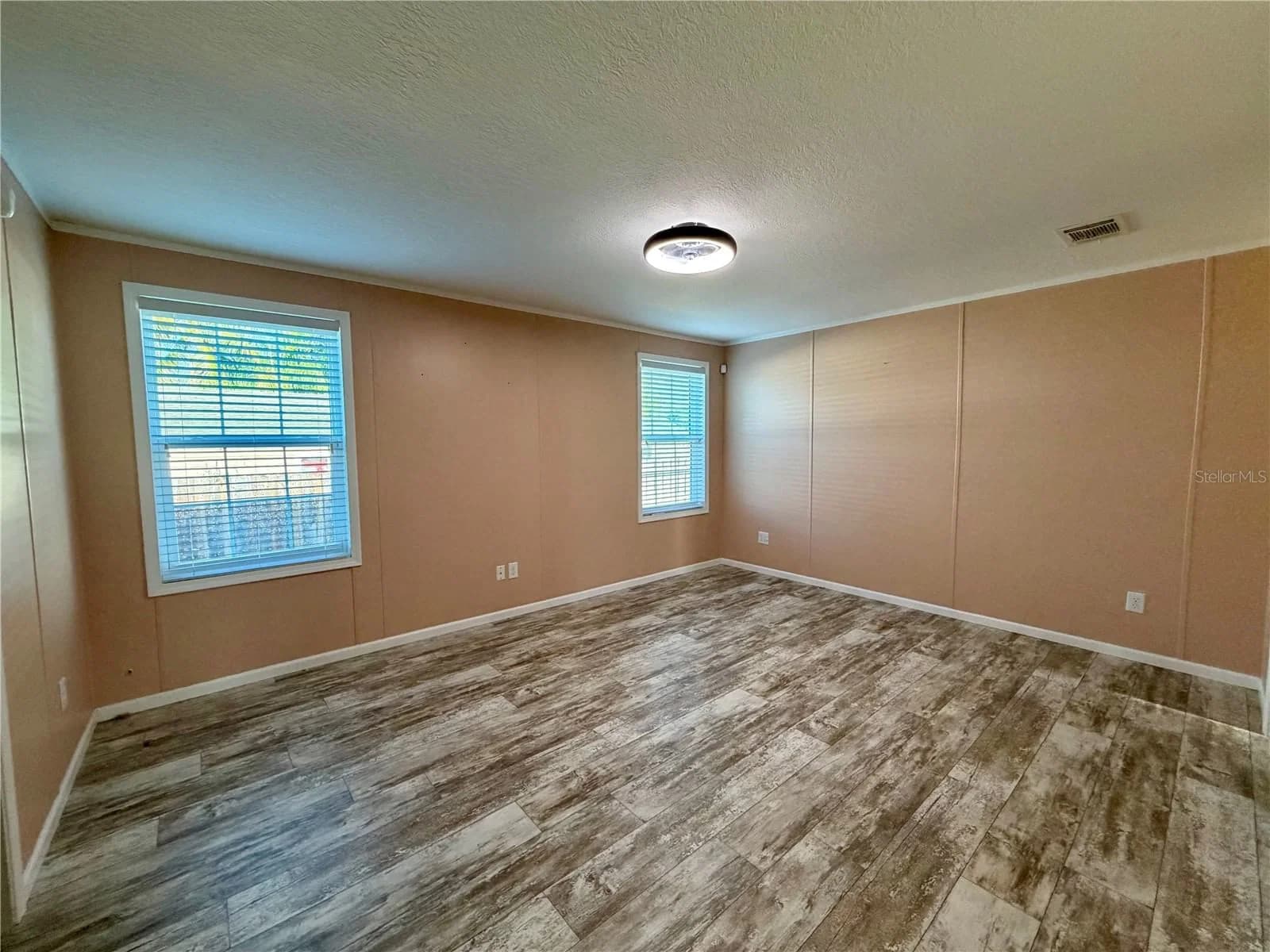 Photo 5 of 755 RIDGEWOOD RD