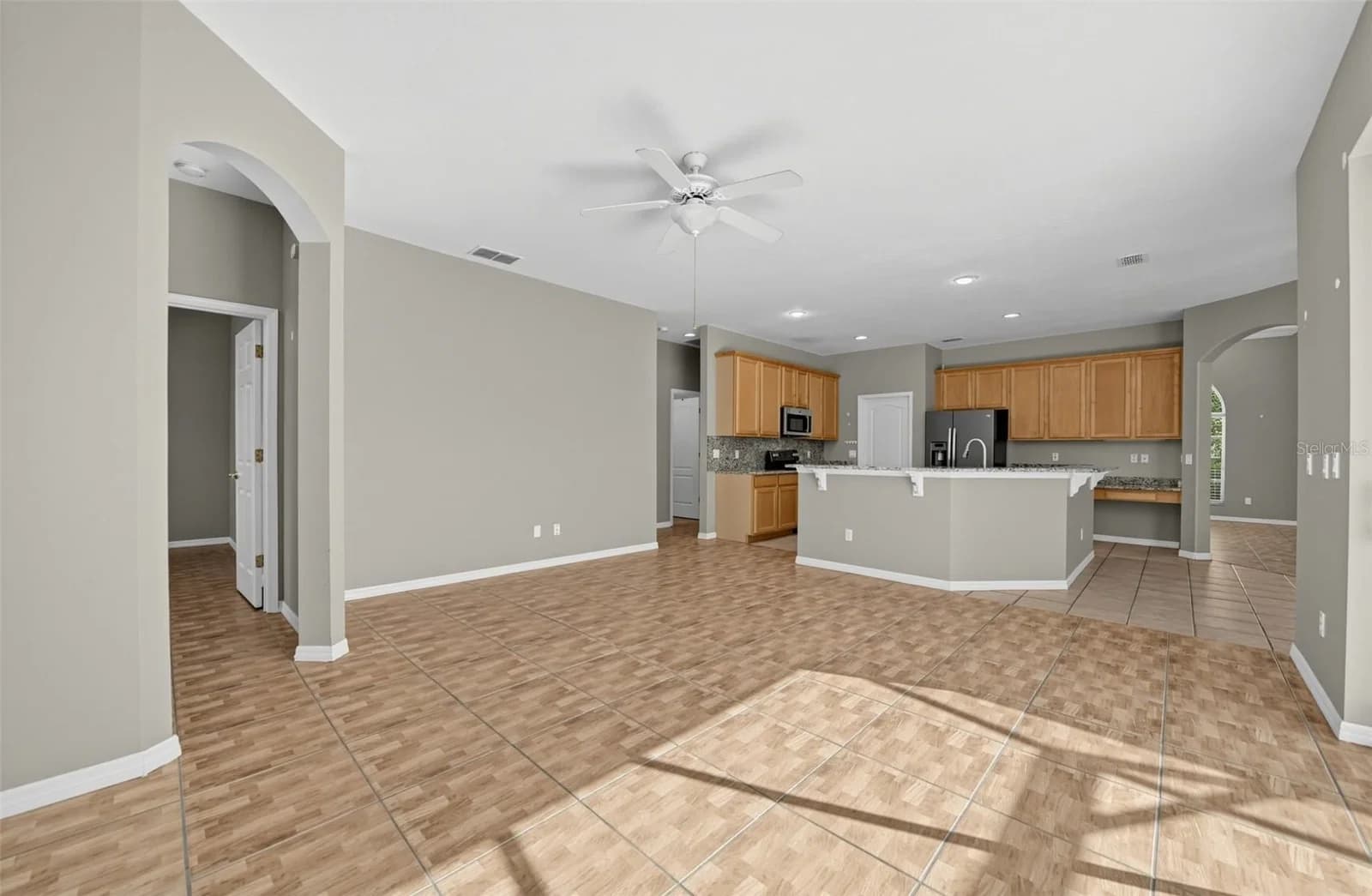 966 LONGWOOD CLUB Place