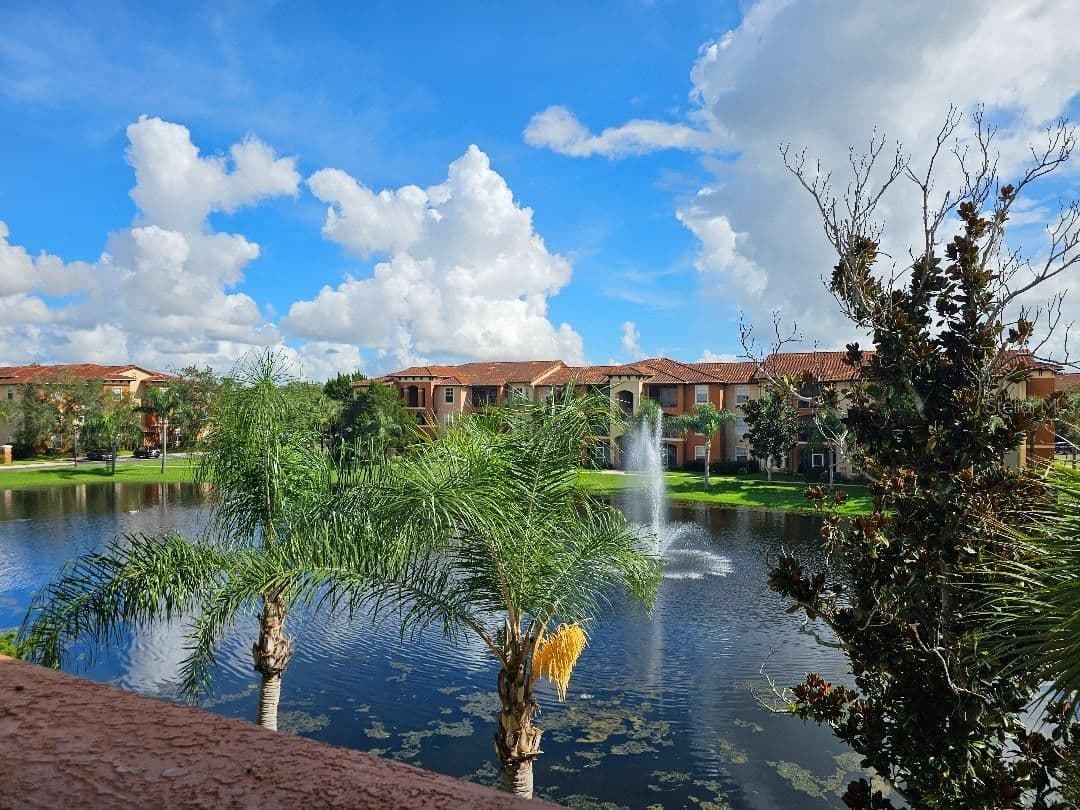 5572 METROWEST Boulevard #312