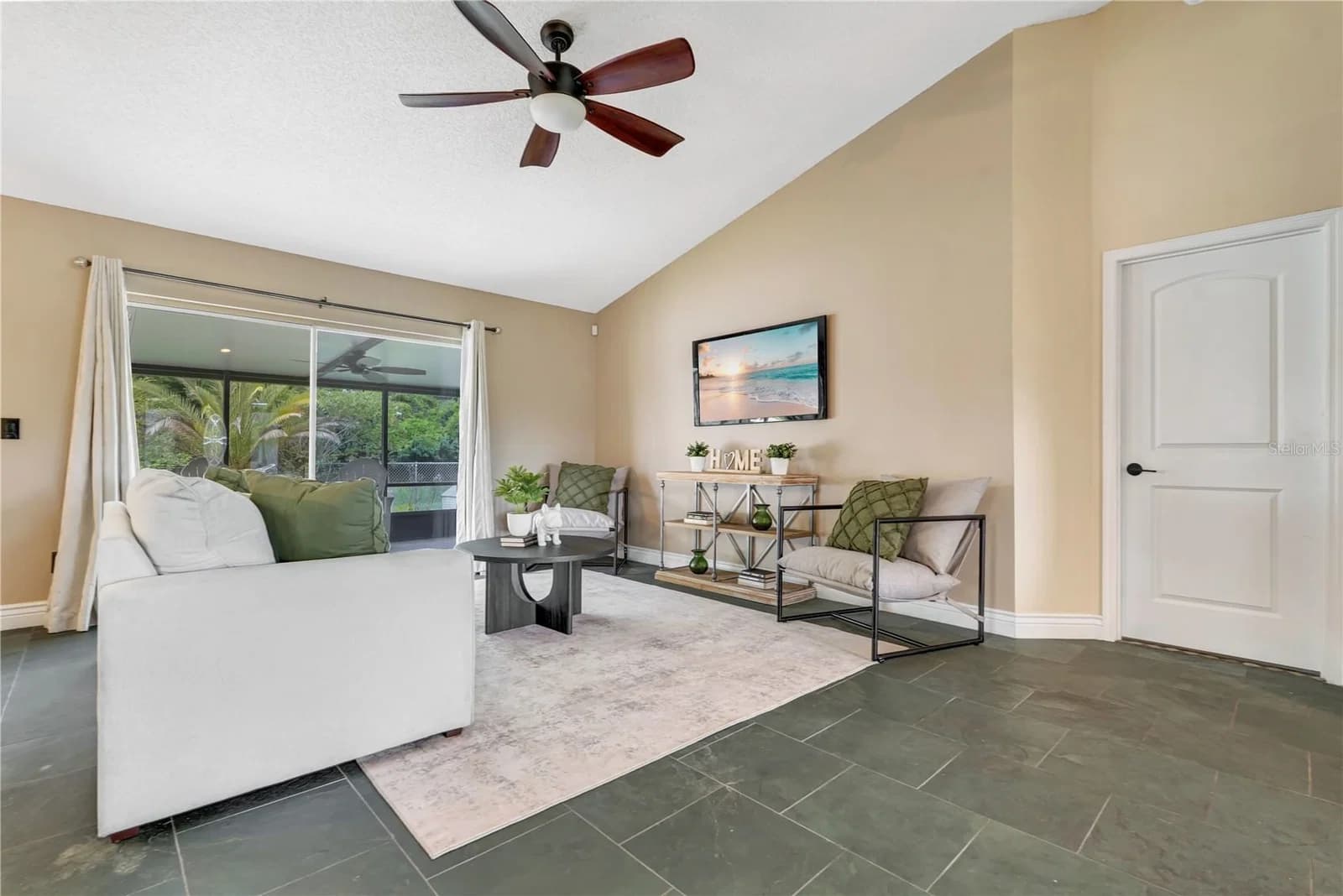Photo 5 of 1324 SILVERTHORN Drive
