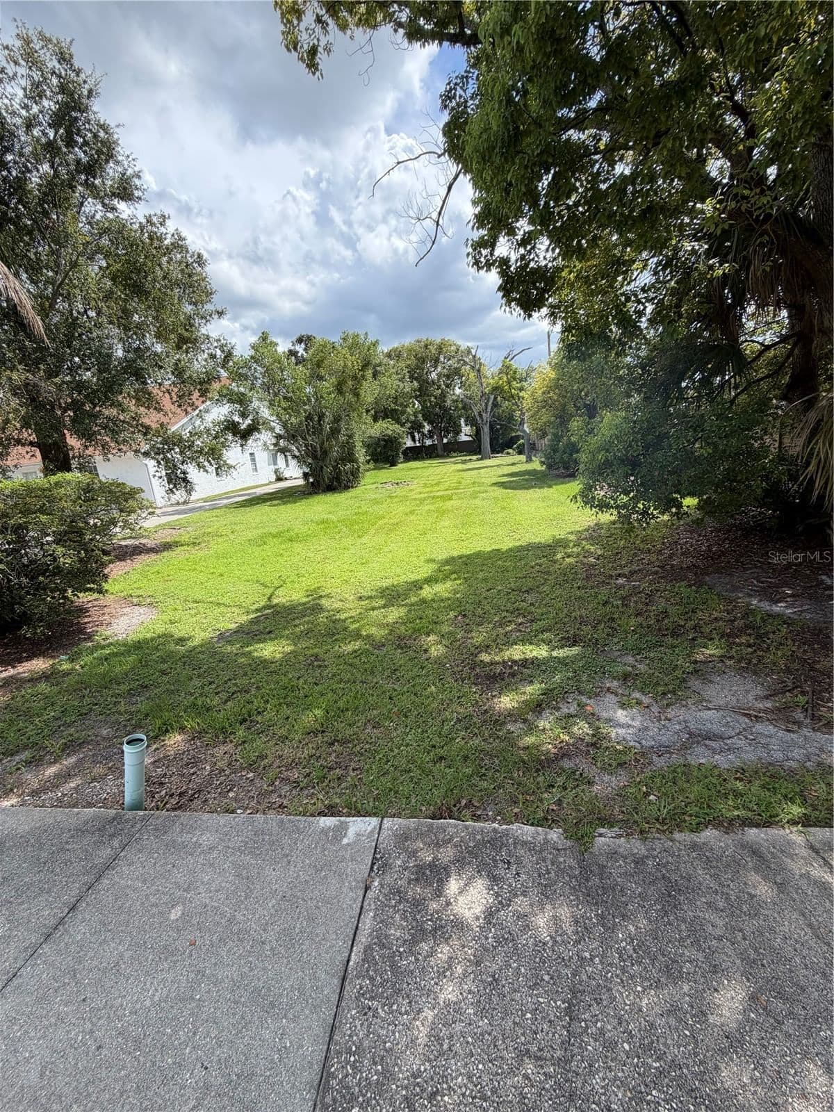 822 SYMONDS Avenue