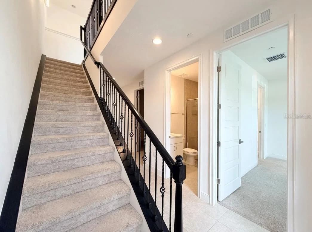 Photo 4 of 9886 BUCKLOW HILL Drive