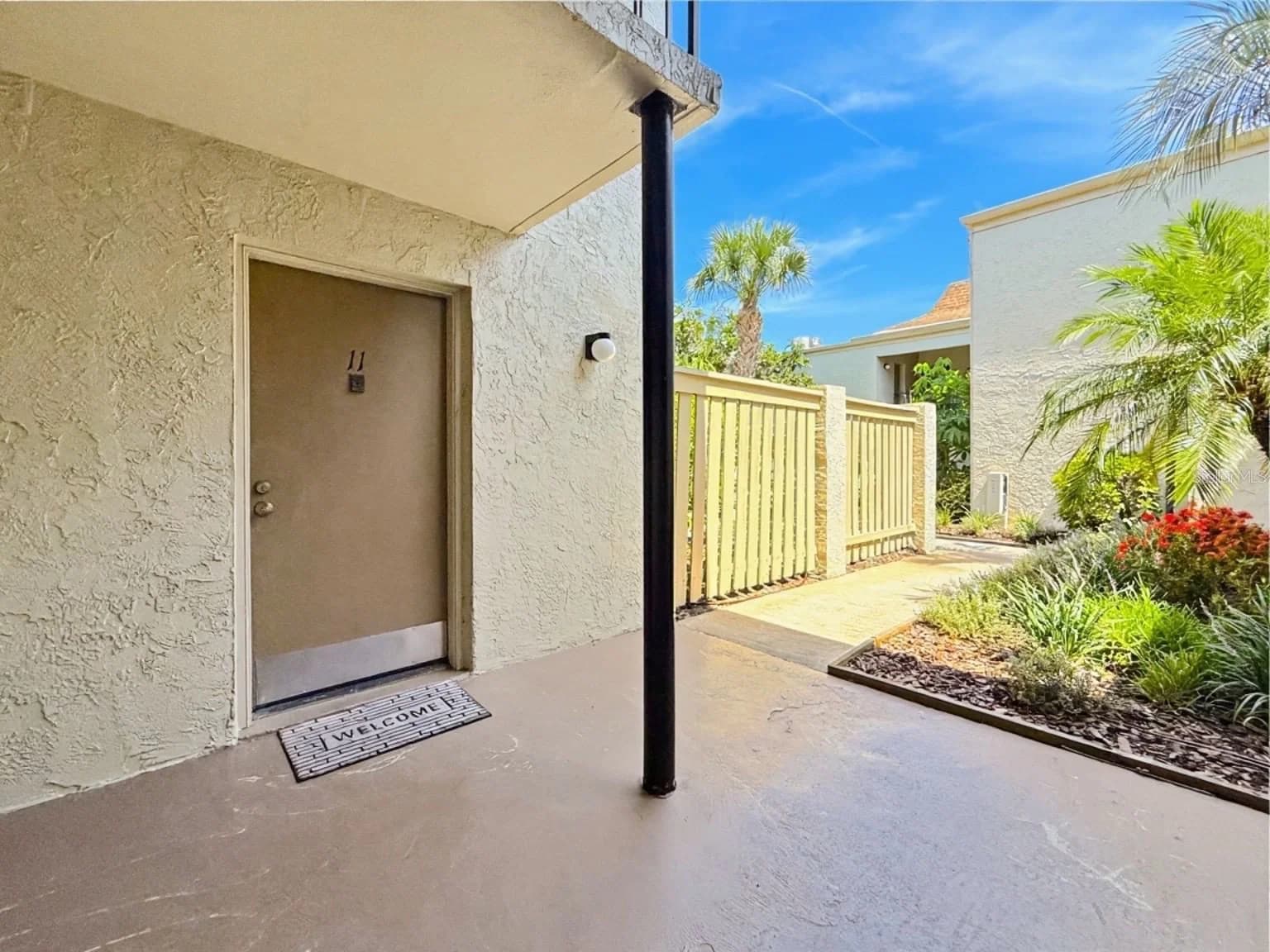 Photo 4 of 3284 SEMORAN Boulevard #11