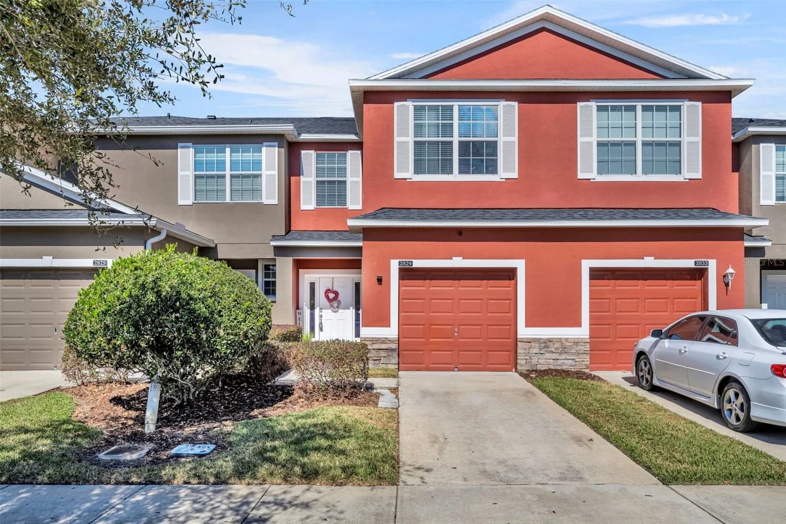 2829 ADELAIDE Court