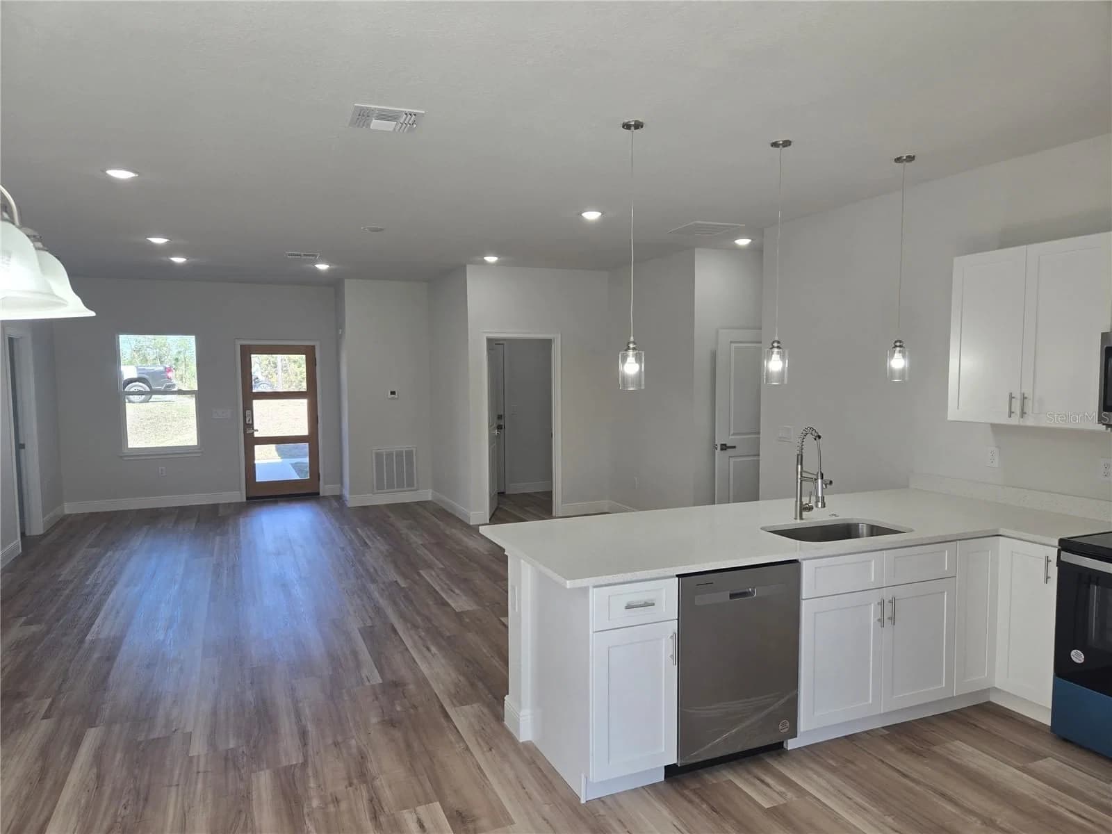 Photo 5 of 3862 147TH Street