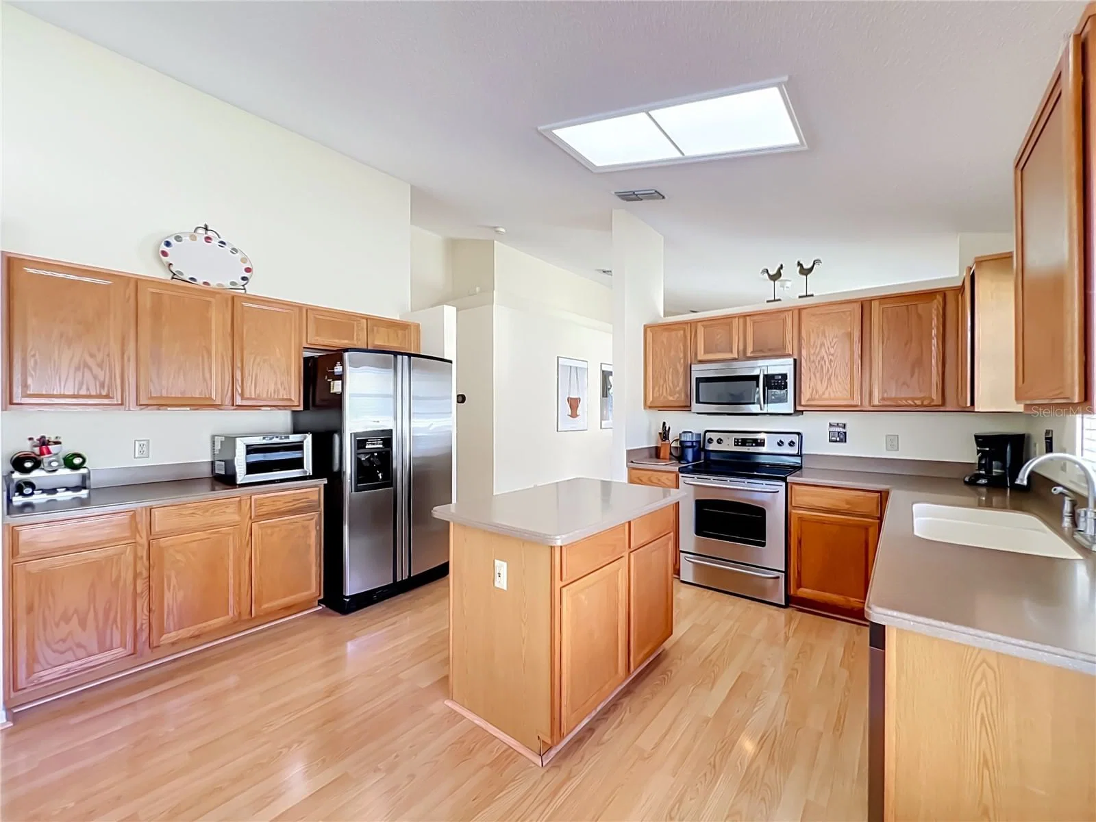 Photo 4 of 13343 HERON COVE Drive