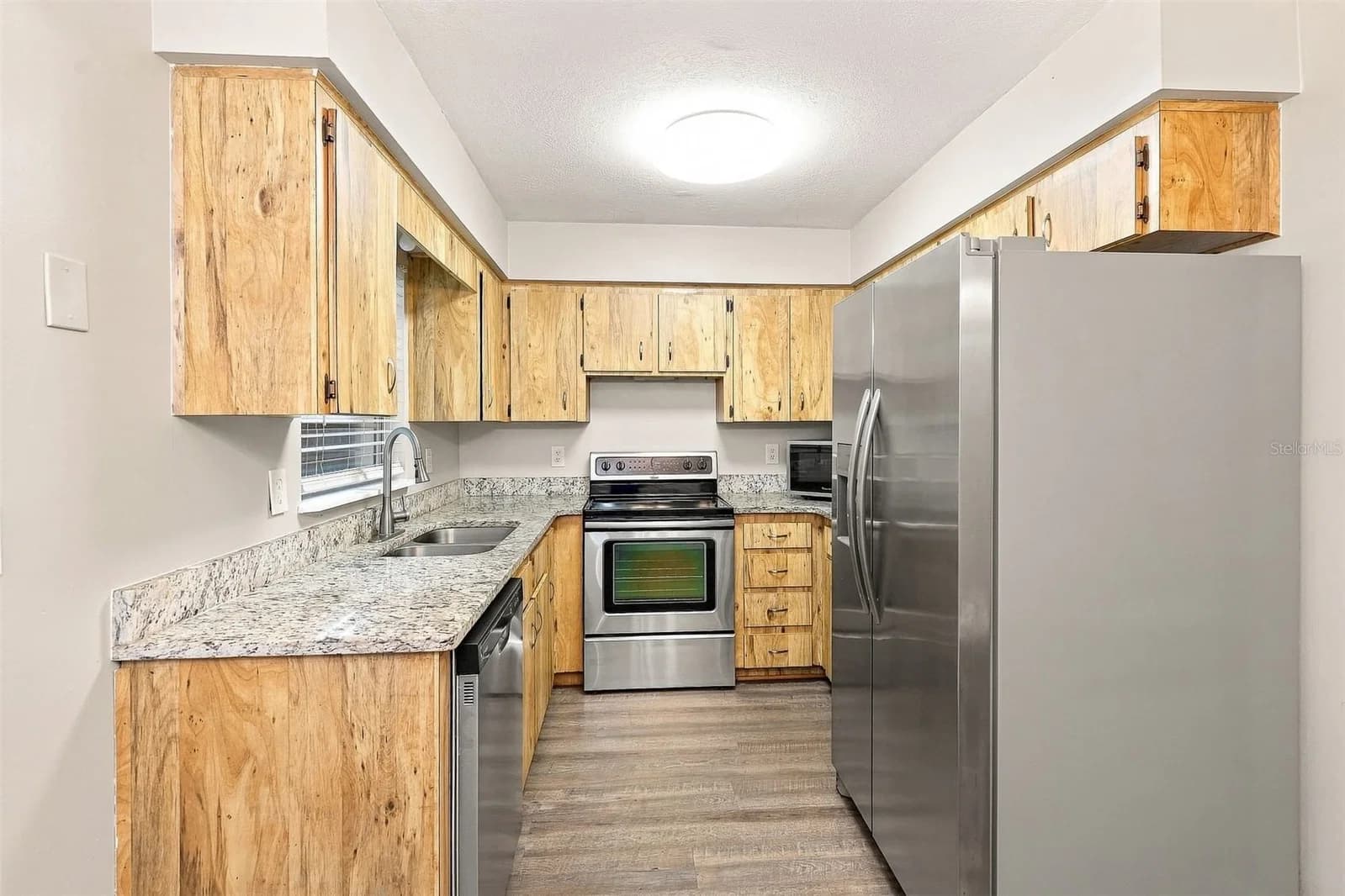 Photo 4 of 855 KILLEARN Boulevard