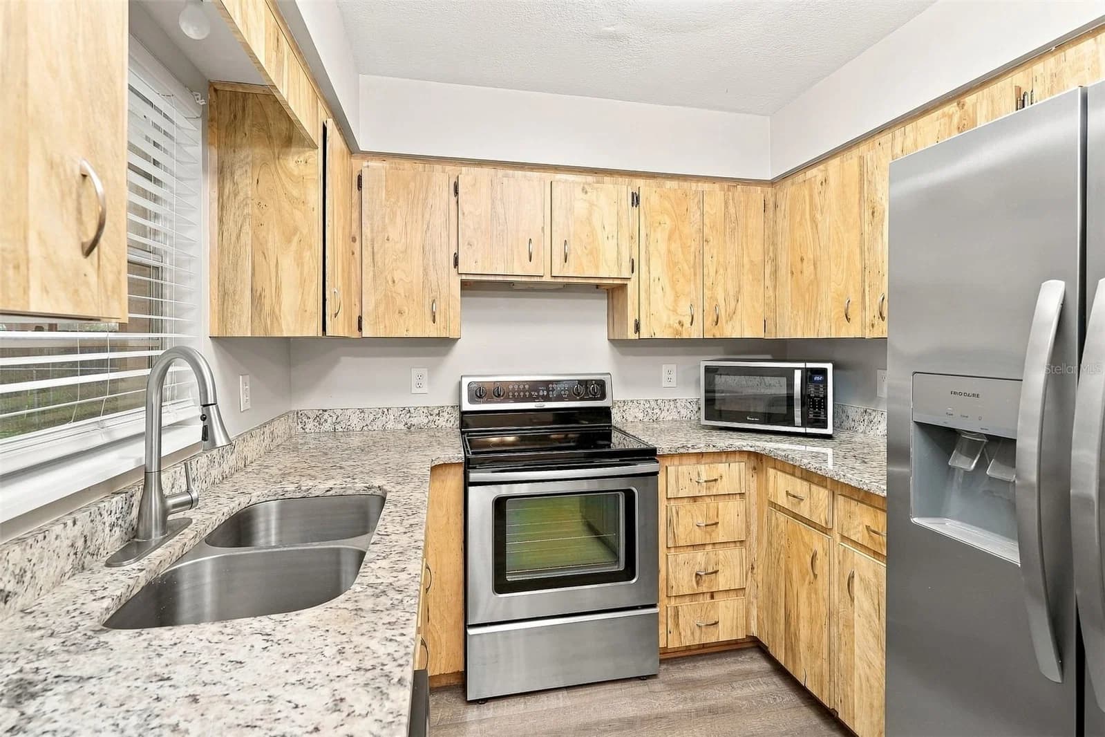 Photo 5 of 855 KILLEARN Boulevard