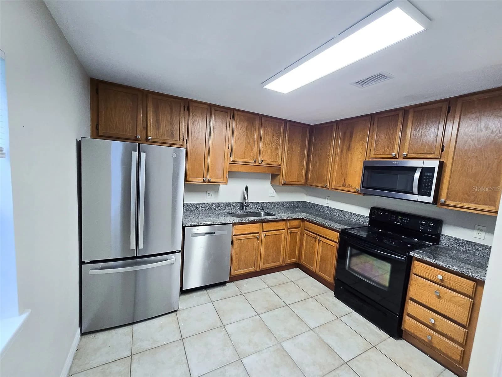 Photo 4 of 8105 OLYMPIA CT