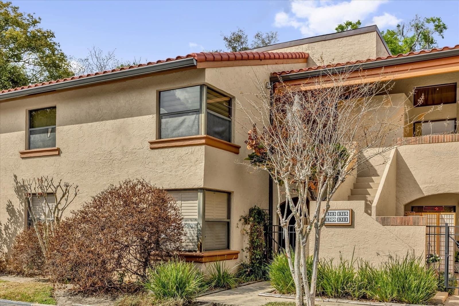 1313 LAKE WILLISARA Circle #1313