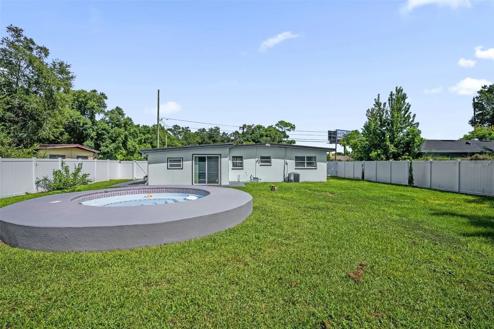 Photo 4 of 4870 SEMINOLE Avenue