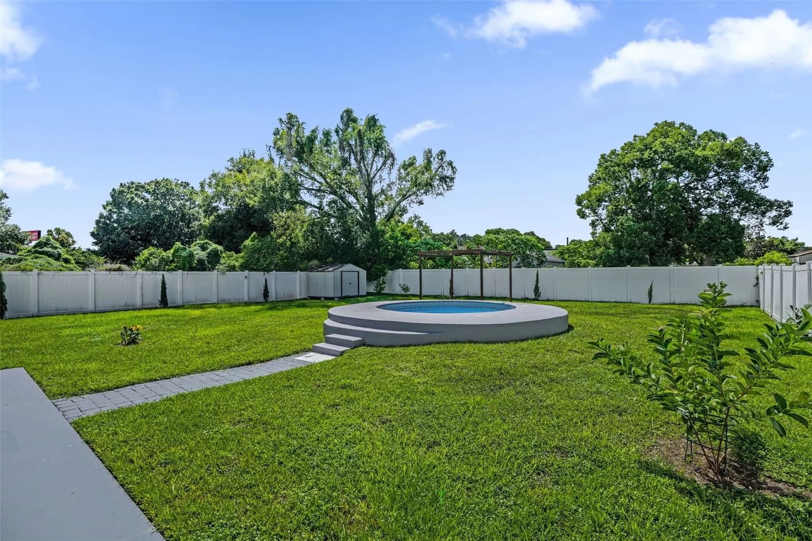 Photo 5 of 4870 SEMINOLE Avenue