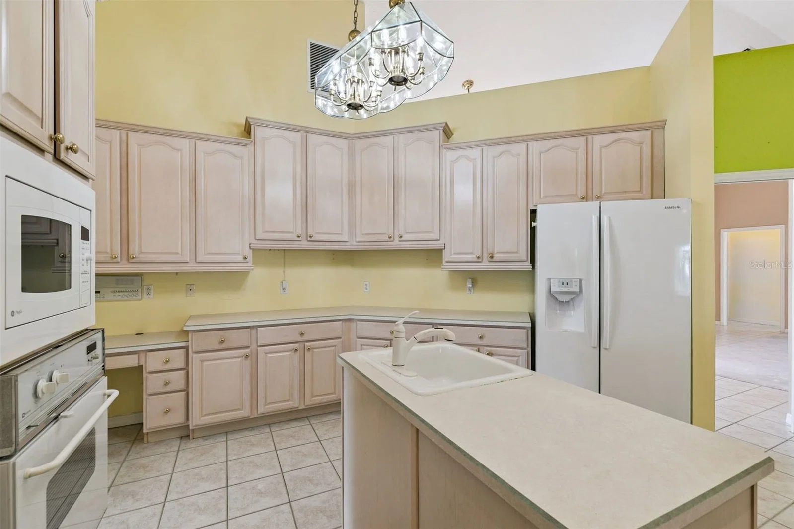 Photo 4 of 4325 FARRELL Lane