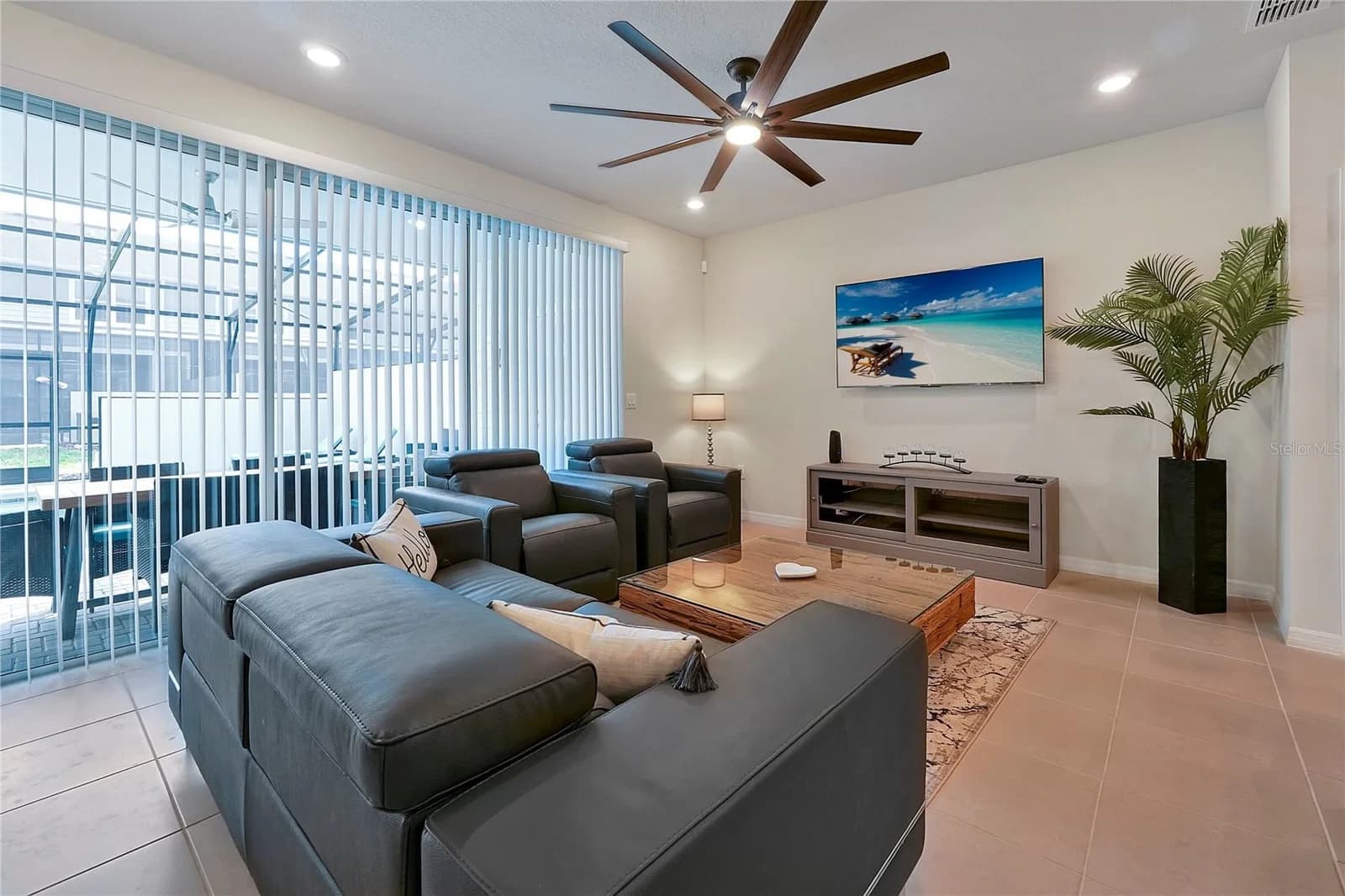 Photo 4 of 4014 LANA Avenue