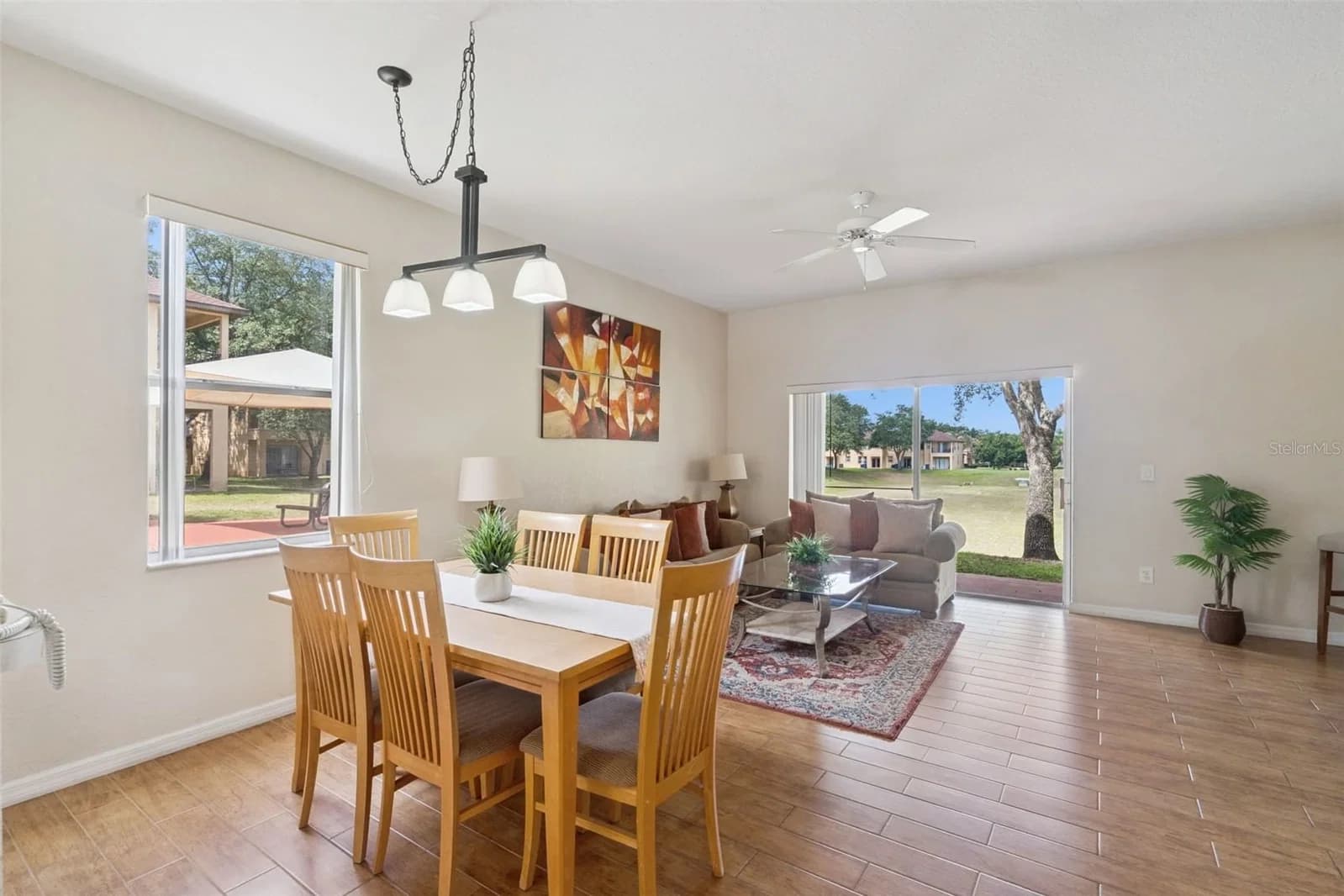 Photo 4 of 2205 CALABRIA Avenue