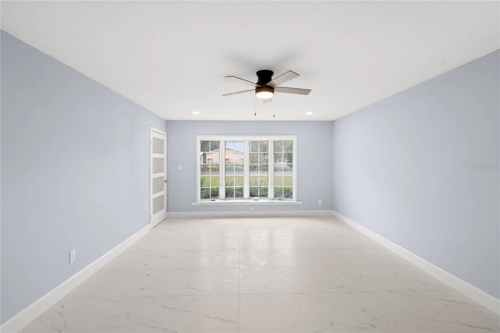 Photo 5 of 413 DEERWOOD Avenue