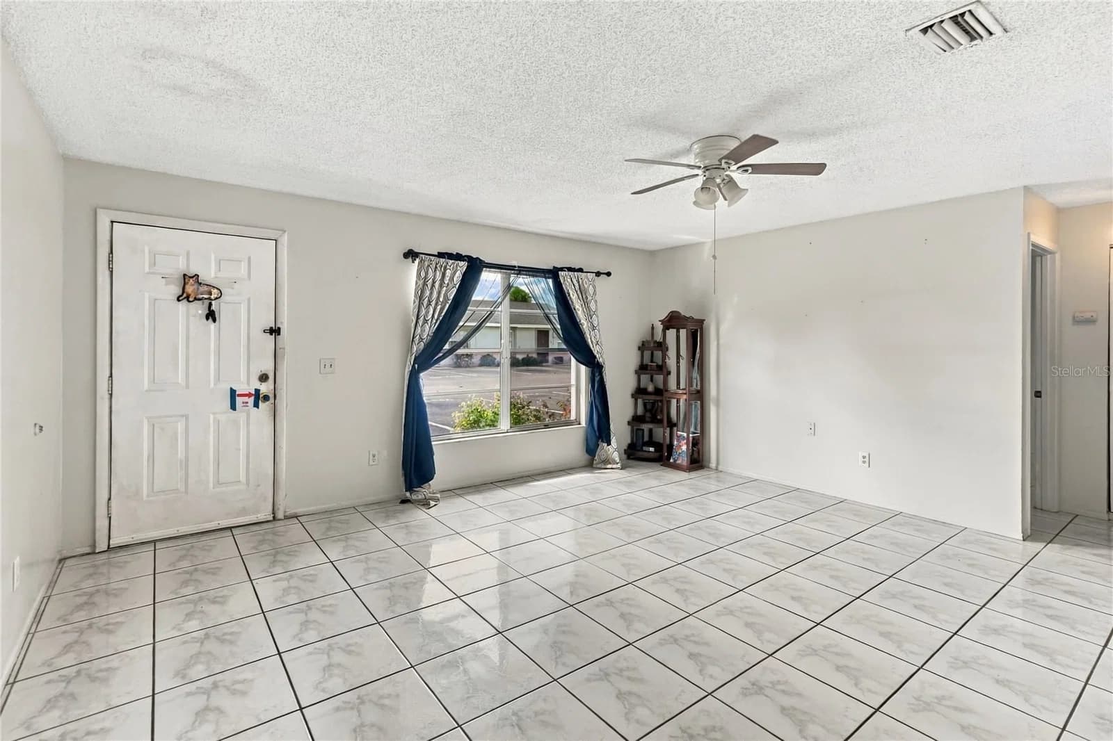 Photo 4 of 99 LAKE VILLA Way
