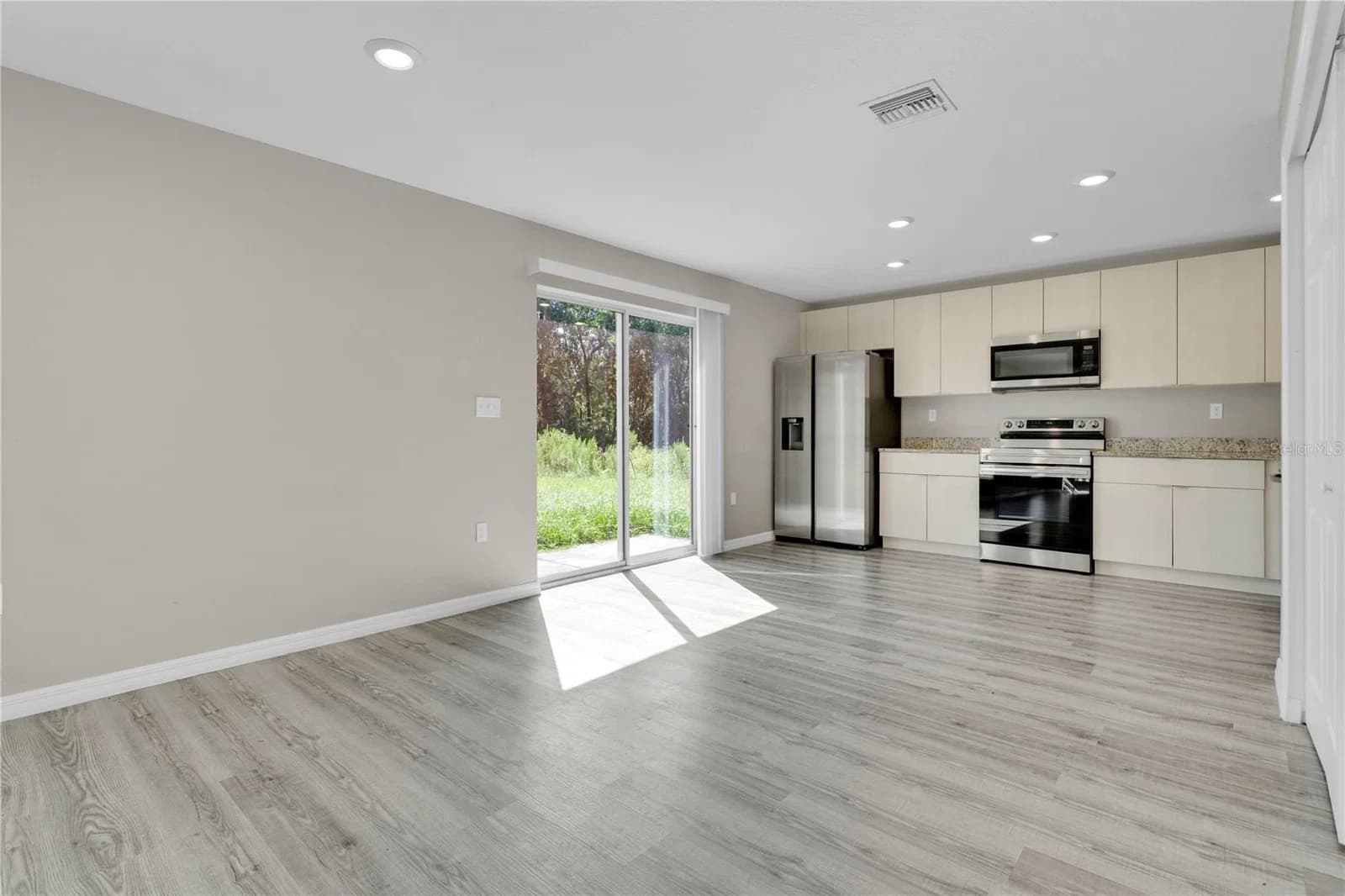 Photo 5 of 15905 57TH TERRACE Road