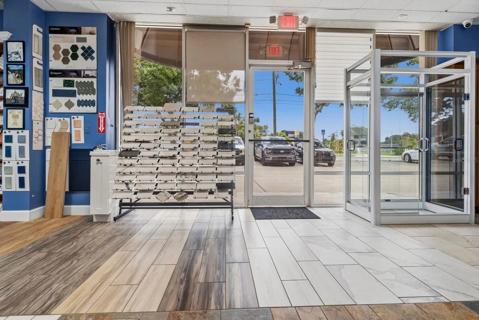 Photo 5 of 4572 PALMETTO Avenue #A