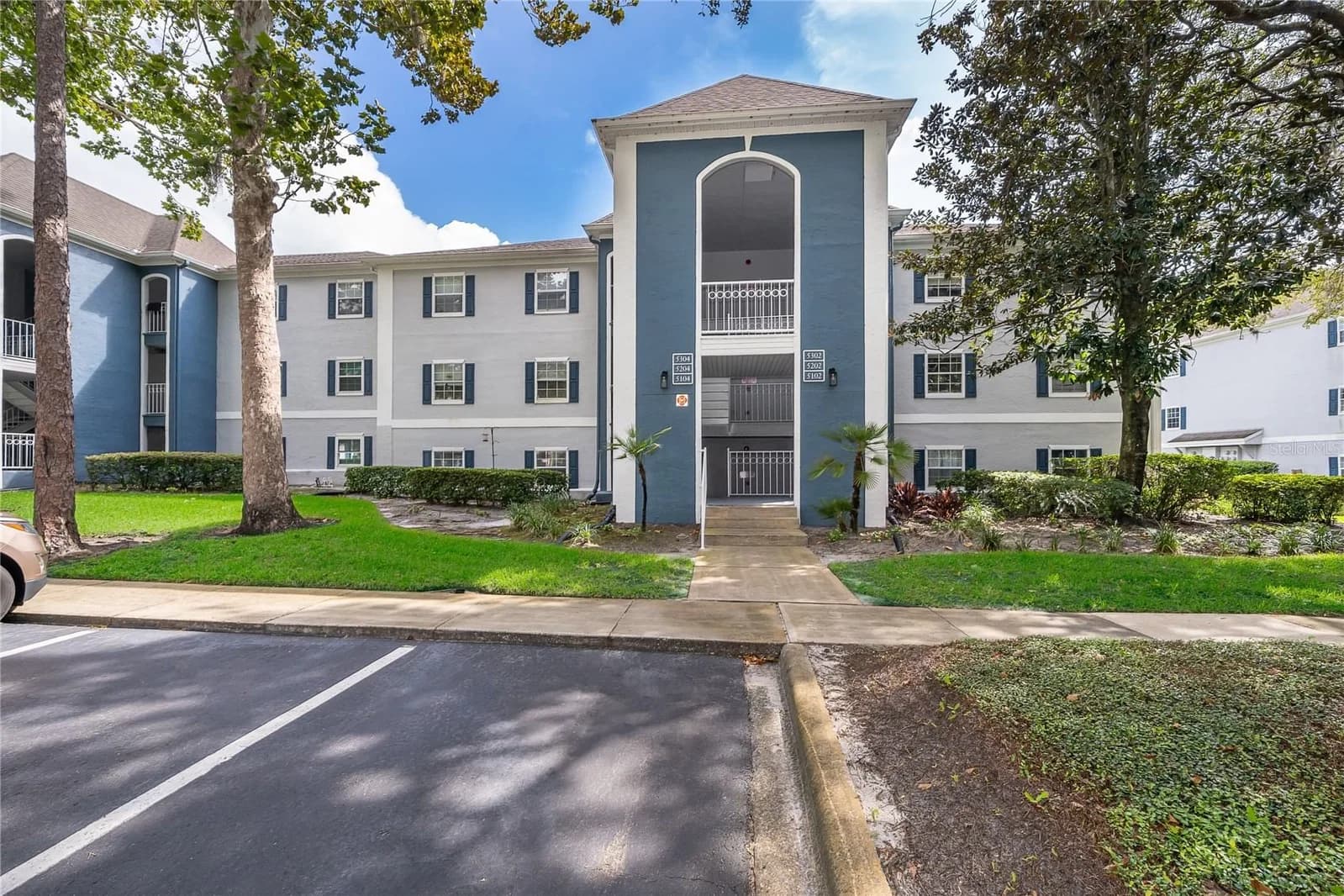 5104 CLUBSIDE Drive #5104
