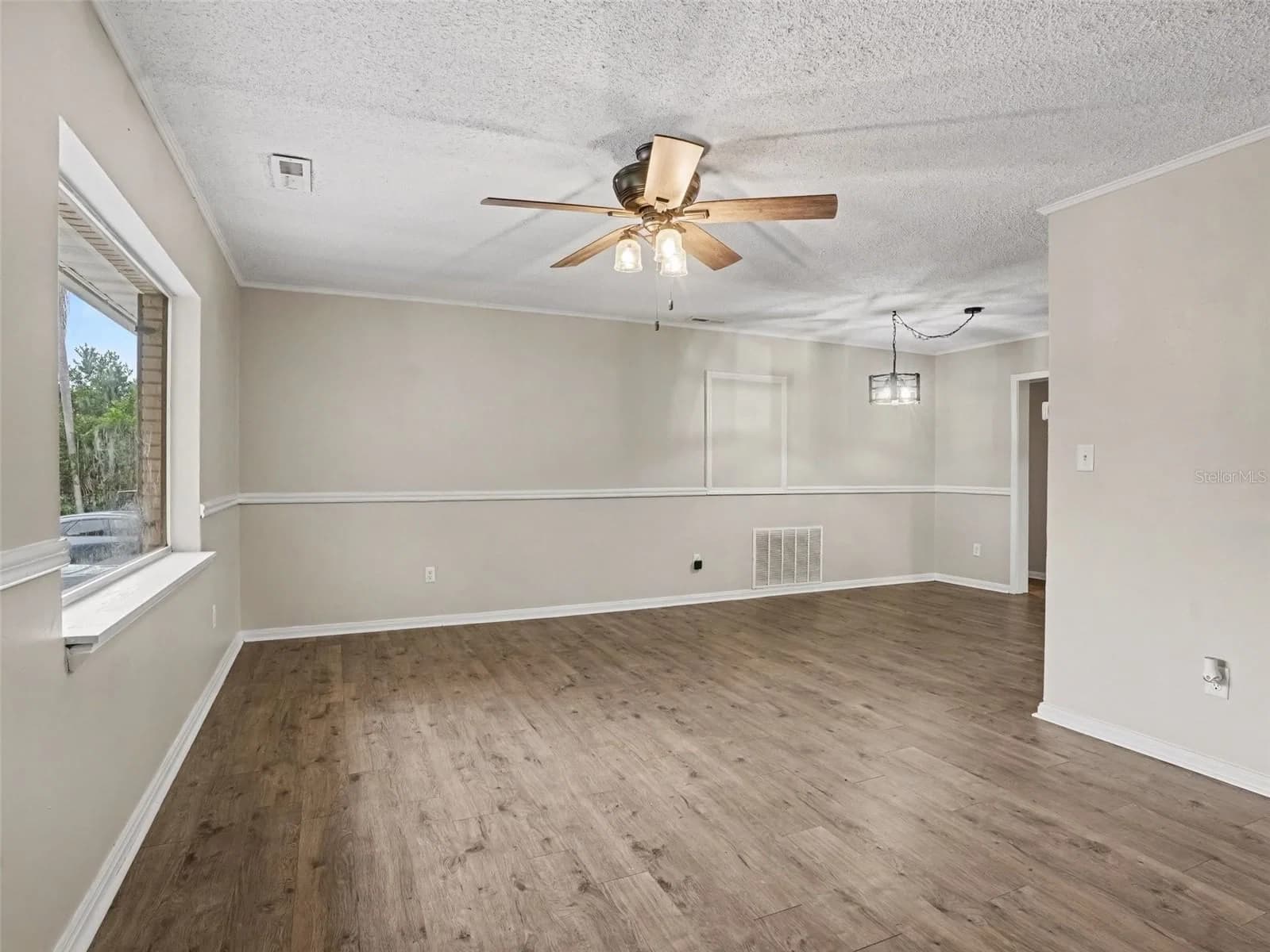 Photo 4 of 513 PALENCIA Place