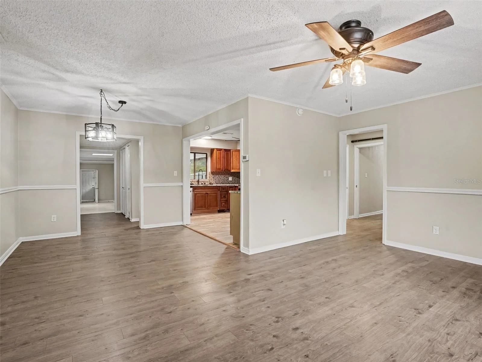Photo 5 of 513 PALENCIA Place