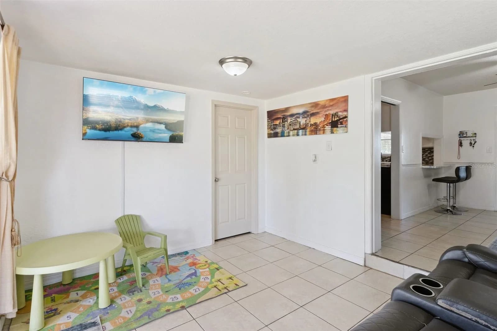 Photo 4 of 303 GRANADA Road