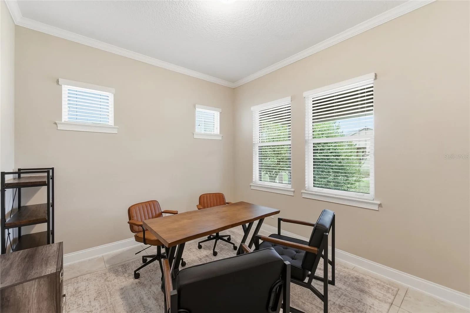 Photo 5 of 13833 BEHRING Avenue