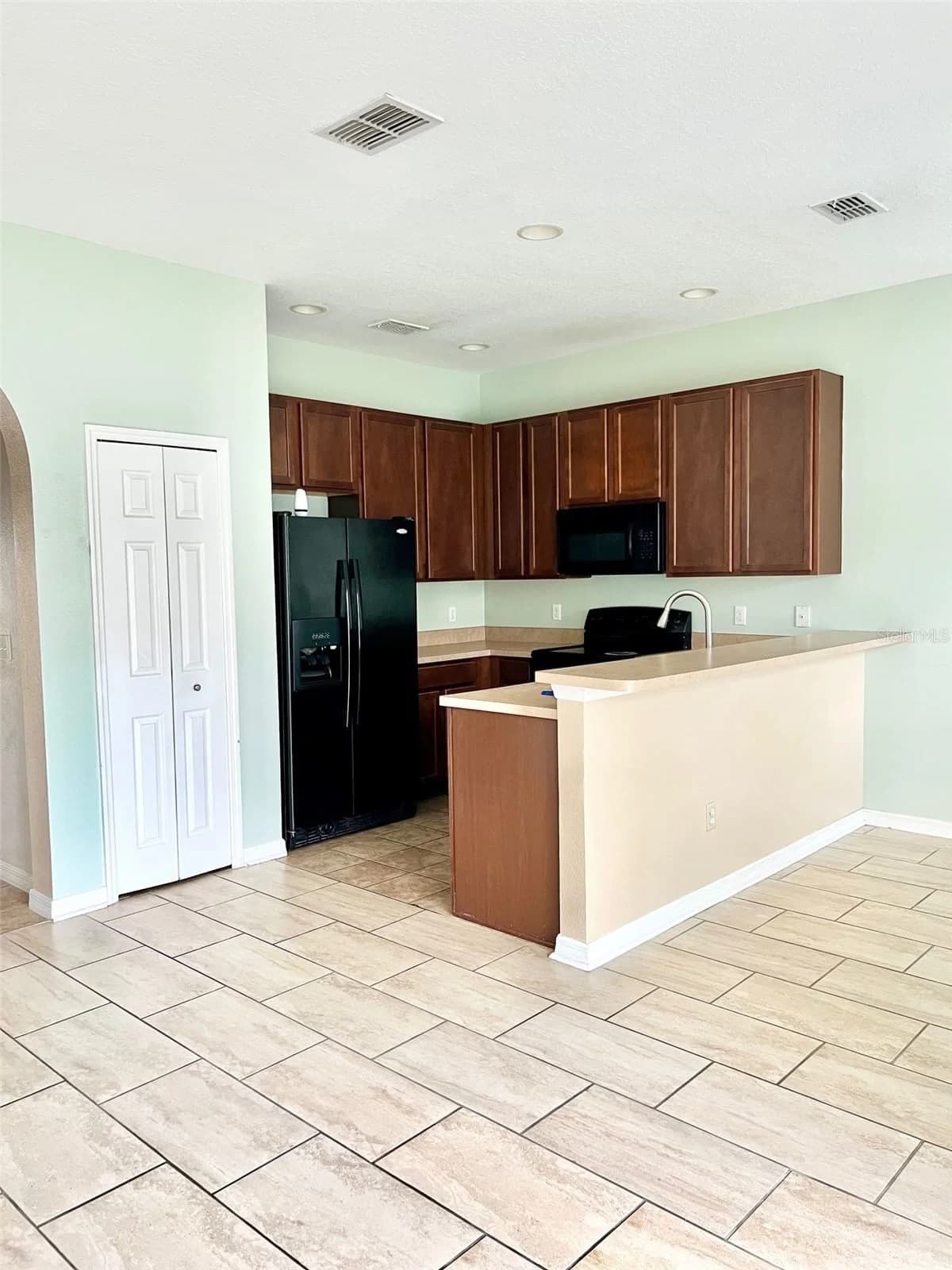 Photo 5 of 12137 CITRUSWOOD Drive