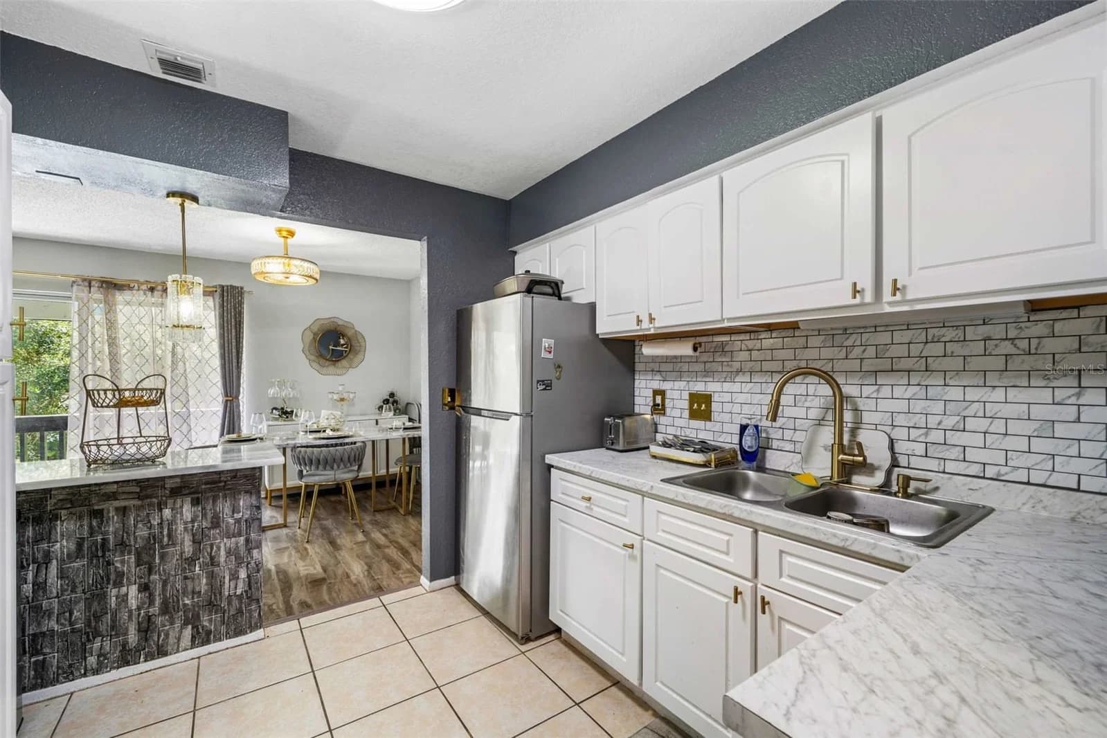 Photo 4 of 4309 SEMORAN Boulevard #3