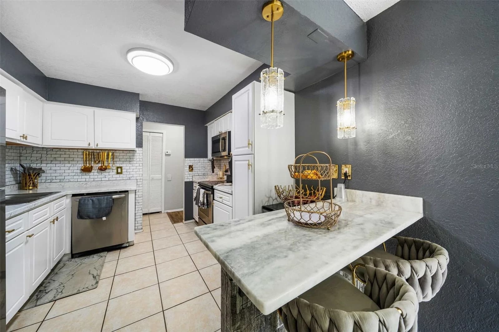 Photo 5 of 4309 SEMORAN Boulevard #3