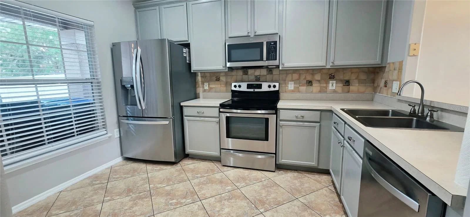 Photo 2 of 1729 MANDAVILLA Drive